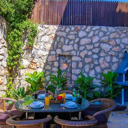 ヴィラ Kiziltas 4 Bedroom With Pool