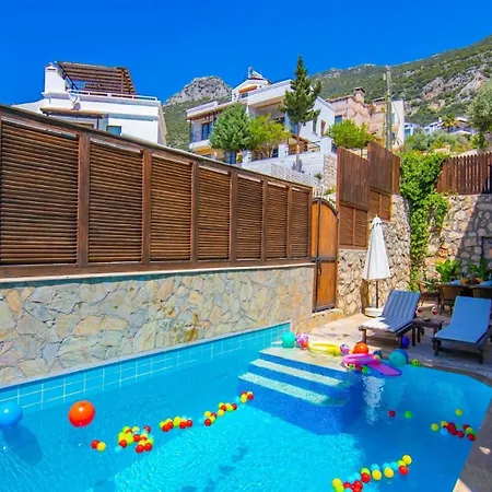 4 Bedroom 2533 Kalkan